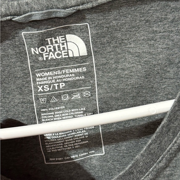 The North Face Women’s Extra Small V Neck Gray Short Sleeve Top Shirt - Picture 3 of 3
